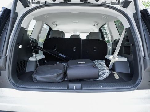 New 2026 Hyundai Ioniq 9 SE image 9