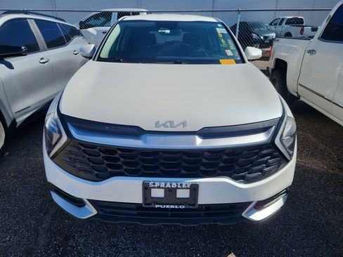 Used 2023 Kia Sportage LX image 2