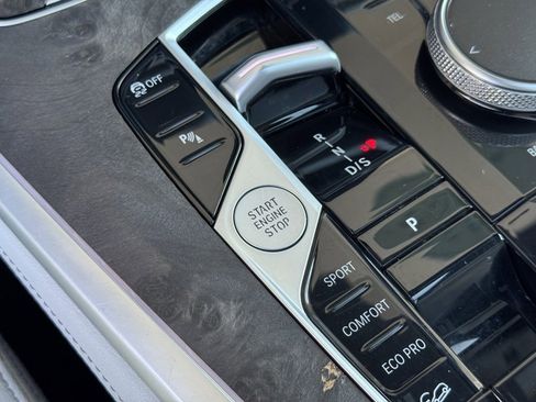 Used 2023 BMW X7 xDrive40i image 31