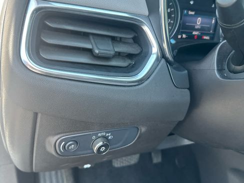 Used 2024 Chevrolet Equinox LT FWD image 20