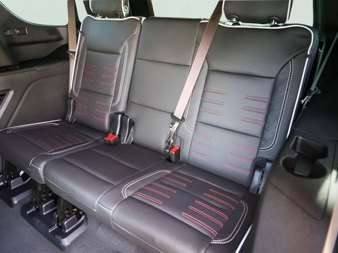 Used 2025 GMC Yukon AT4 Ultimate image 28