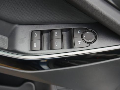 New 2026 Chevrolet Equinox LT w/ Convenience Package II image 32