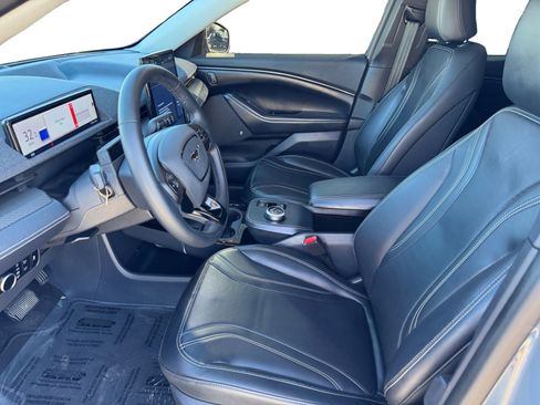 Used 2024 Ford Mustang Mach-E Premium image 9