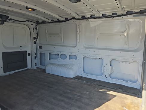 Used 2021 Nissan NV 2500 S w/ Vinyl Seat Package image 17