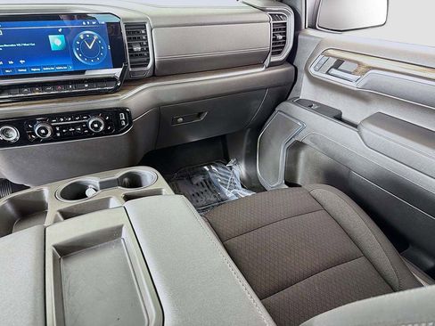 Used 2023 Chevrolet Silverado 1500 LT image 24