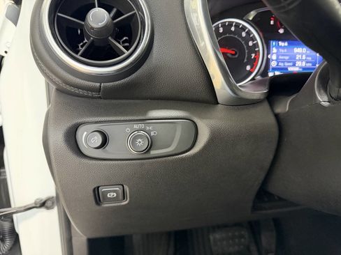 Used 2019 Chevrolet Blazer LT image 19