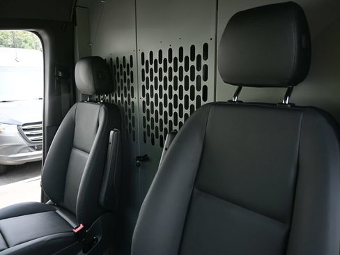 Used 2025 Mercedes-Benz Sprinter 2500 image 12