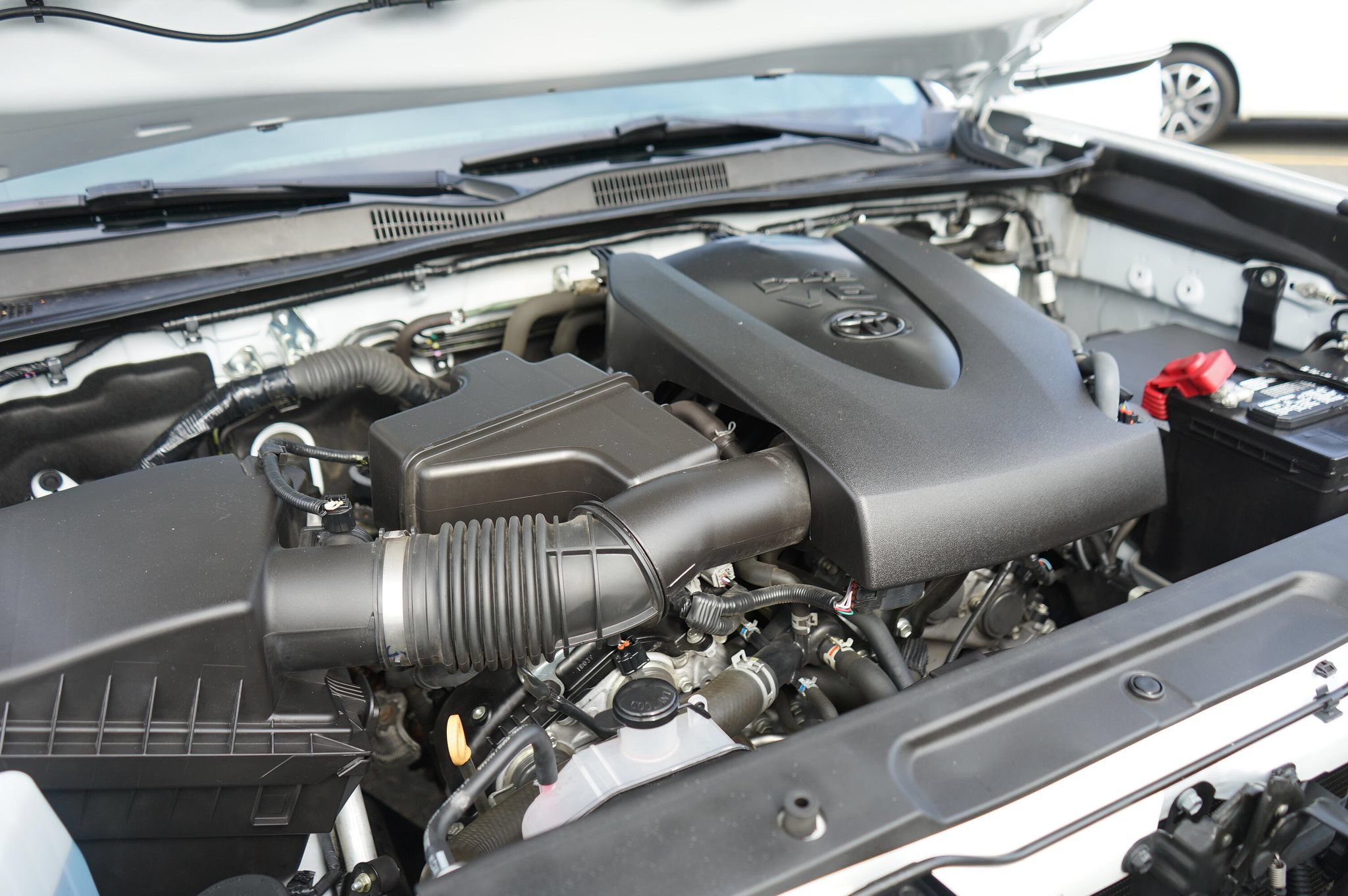 Used 2021 Toyota Tacoma SR5 AWD/4WD image 9
