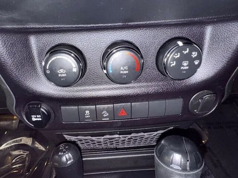 Used 2015 Jeep Wrangler Unlimited Sport image 13