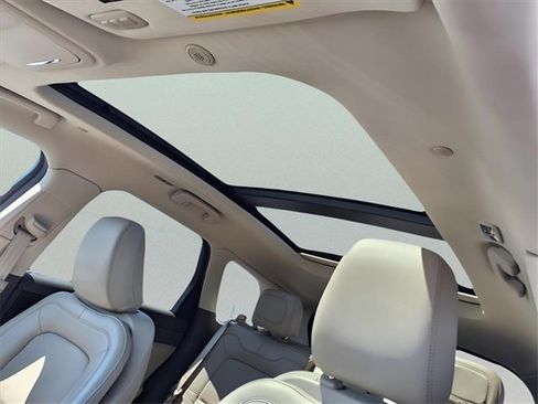 Used 2021 Lincoln Corsair AWD w/ Premium Package image 20