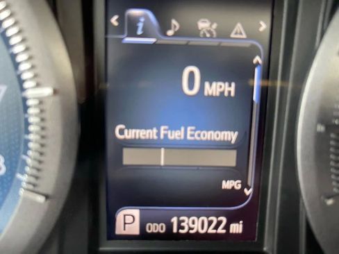 Used 2019 Toyota Sienna XLE FWD image 24