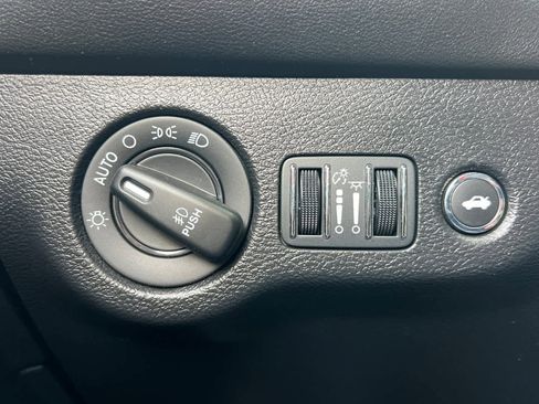 Used 2022 Dodge Challenger GT w/ Plus Package image 29