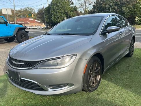 Used 2016 Chrysler 200 Limited w/ Convenience Group image 3