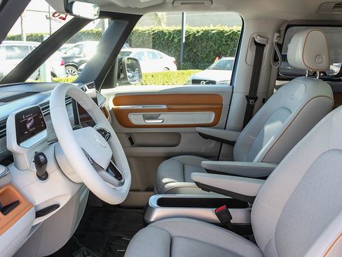 Used 2025 Volkswagen ID. Buzz 1st Edition image 18