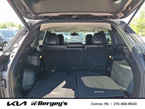 Used 2018 Jeep Cherokee Limited AWD/4WD image 29