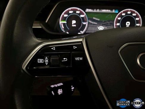 Used 2024 Audi Q8 e-tron Premium image 30