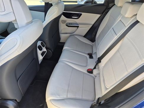 Certified 2025 Mercedes-Benz GLC 300 image 27