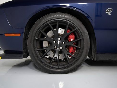 Used 2015 Dodge Challenger SRT Hellcat image 9