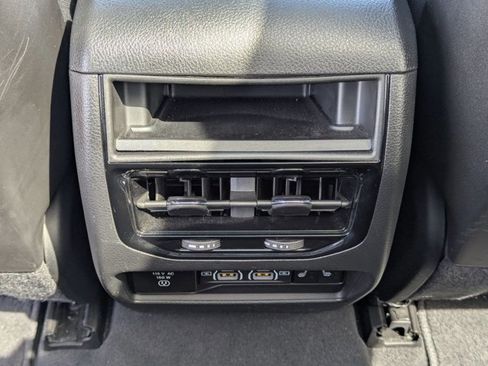 Used 2023 Jeep Grand Cherokee Limited w/ Black Appearance Package image 17