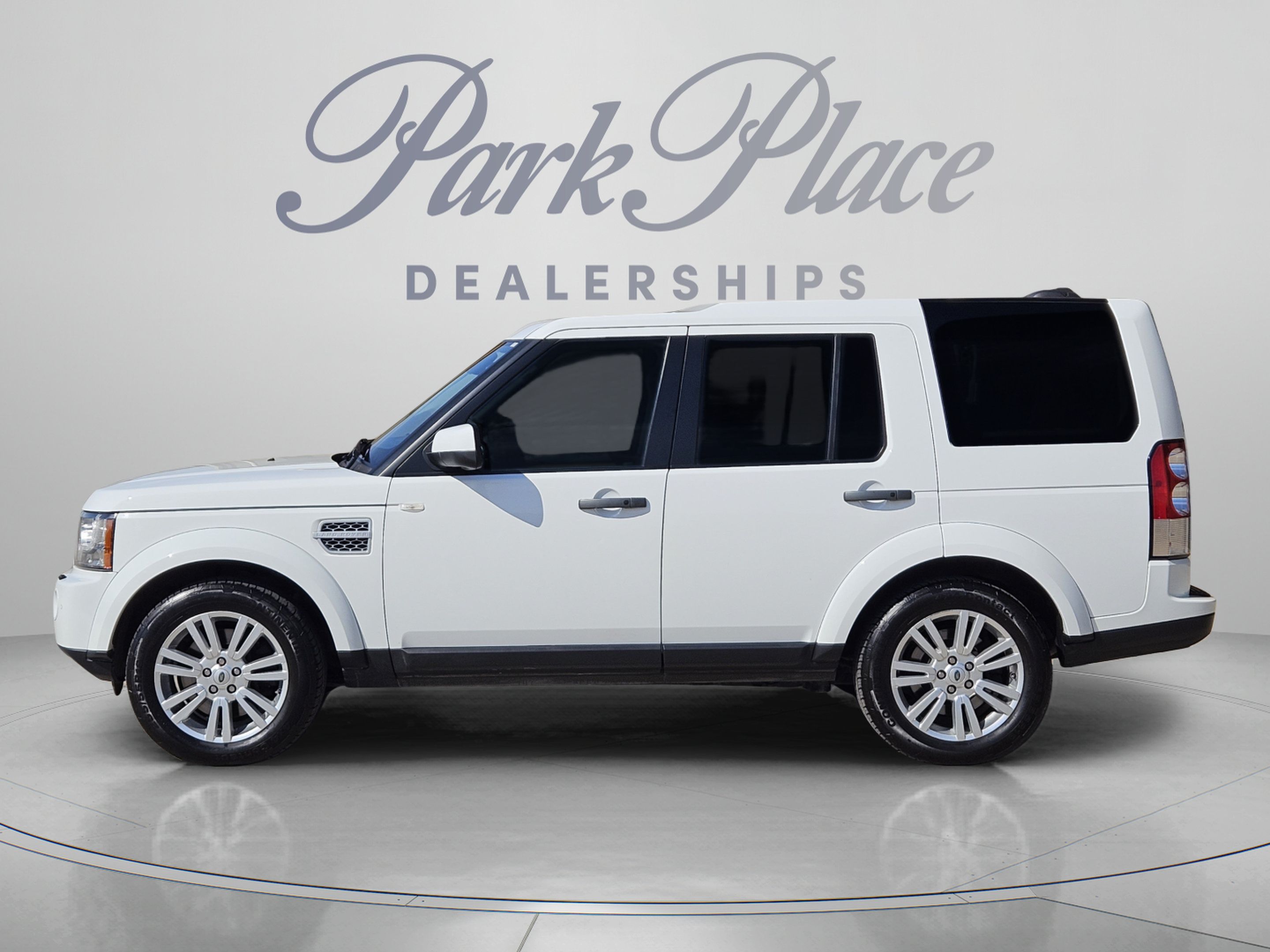 Used 2012 Land Rover LR4 HSE AWD/4WD image 2