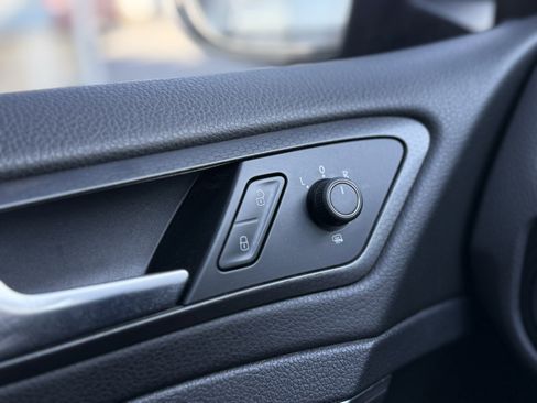 Used 2020 Volkswagen GTI S image 18