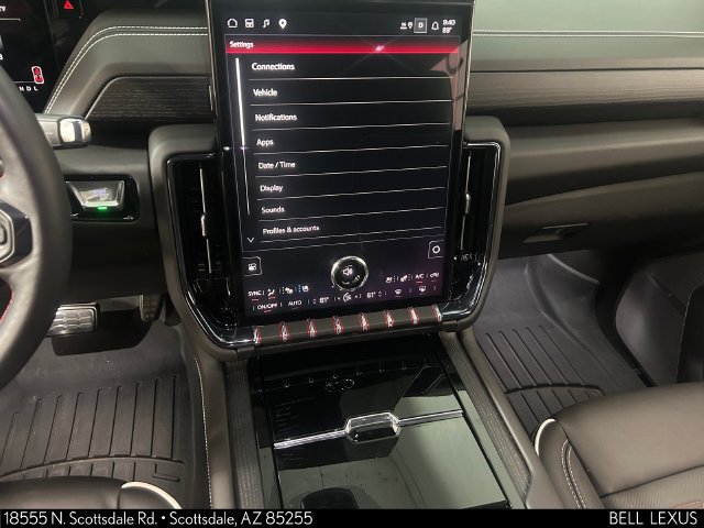 Used 2025 GMC Yukon AT4 Ultimate AWD/4WD image 21