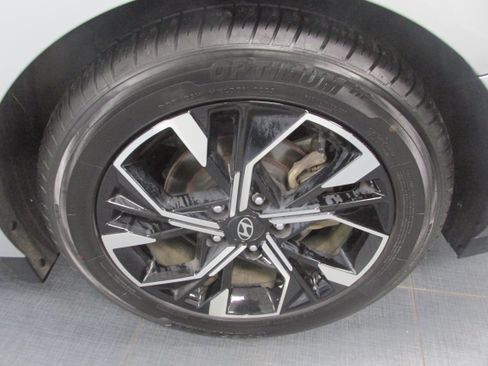 Used 2025 Hyundai Sonata SEL FWD image 12