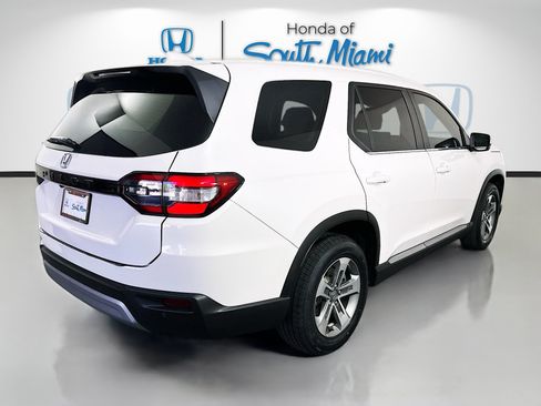 Used 2024 Honda Pilot EX-L image 6