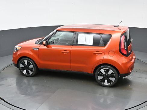 Used 2019 Kia Soul + FWD image 30