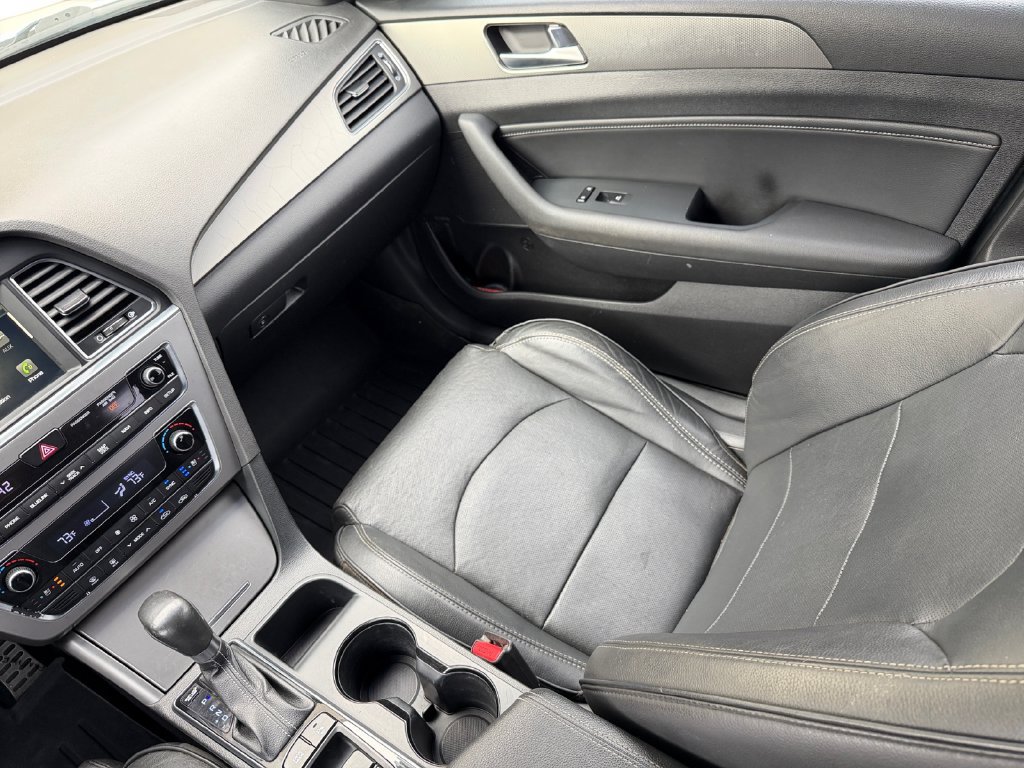 Used 2017 Hyundai Sonata Limited 2.0T FWD image 17