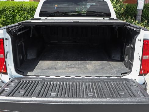 Used 2015 Chevrolet Colorado LT w/ Luxury Package RWD image 9
