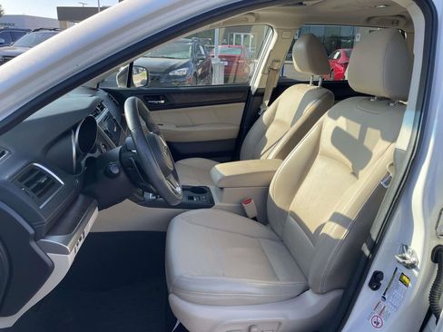 Used 2018 Subaru Outback 2.5i Limited AWD/4WD image 8