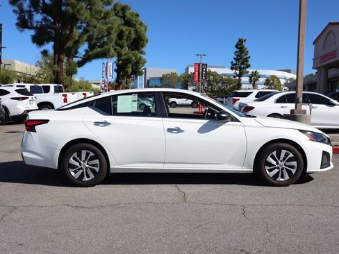 Certified 2025 Nissan Altima 2.5 S image 3