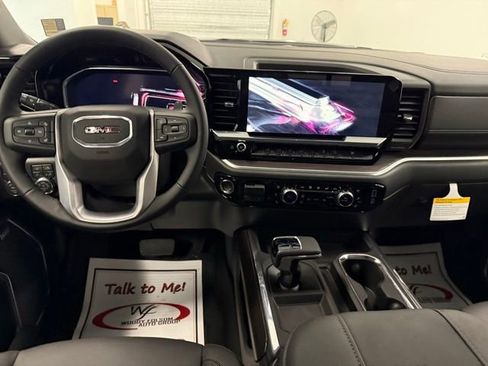 New 2026 GMC Sierra 1500 SLT w/ SLT Premium Plus Package AWD/4WD image 18