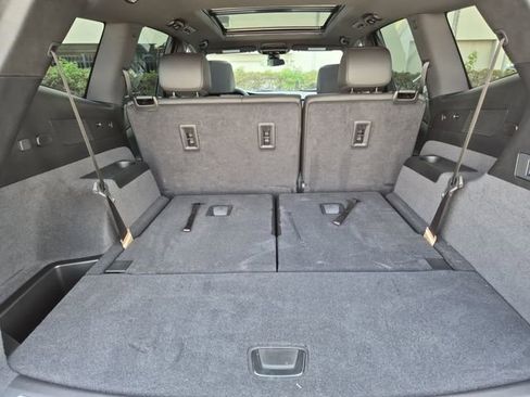 New 2025 Cadillac XT6 Luxury image 12