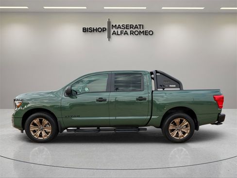 Used 2024 Nissan Titan SV w/ SV Bronze Edition Package image 4