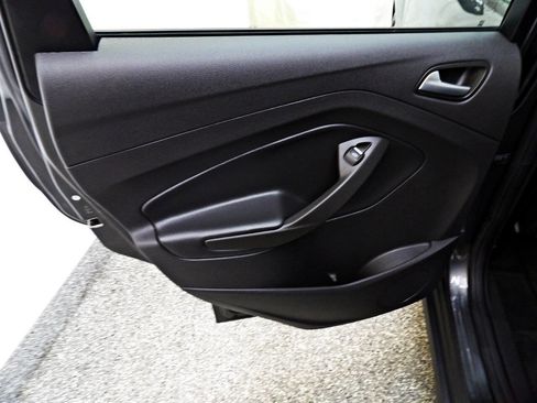 Used 2018 Ford C-MAX SE w/ Equipment Group 202A image 9