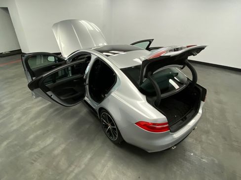 Used 2018 Jaguar XE S image 51