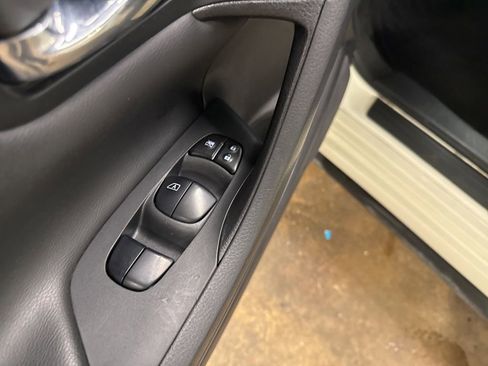 Used 2018 Nissan Altima 2.5 SR w/ SR Midnight Edition image 12