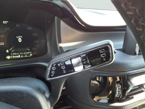 Used 2023 Lincoln Aviator AWD image 32