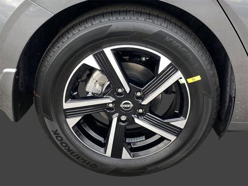 New 2025 Nissan Sentra SV w/ Trunk Package image 7