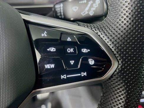 Used 2024 Volkswagen Tiguan SEL R-Line image 17