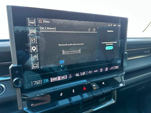 Used 2024 GMC Hummer EV 3X AWD/4WD image 10