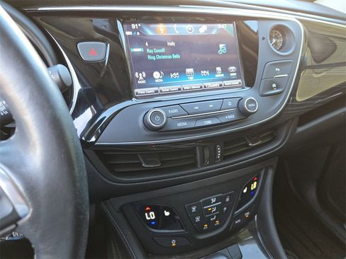 Used 2020 Buick Envision Essence image 17
