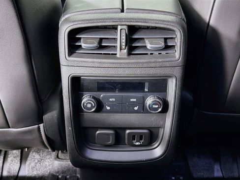 Used 2019 Buick Envision Essence AWD/4WD image 28