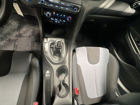 Used 2020 Hyundai Veloster 2.0 image 12