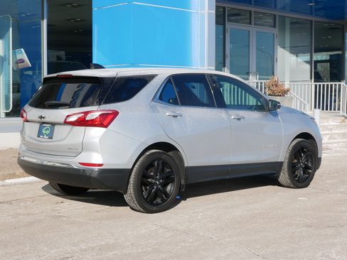 Certified 2020 Chevrolet Equinox LT w/ Sport Edition image 3