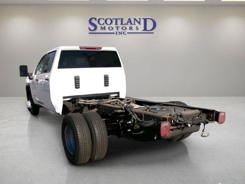 Used 2022 GMC Sierra 3500 Pro w/ Convenience Package RWD image 8