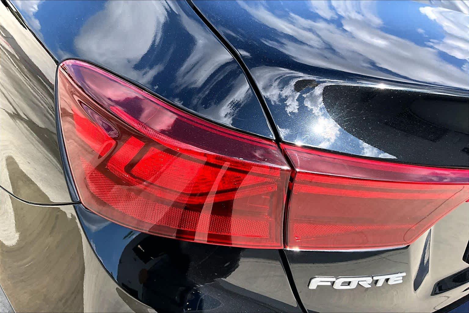 Certified 2024 Kia Forte LXS w/ LXS Technology Package FWD image 27
