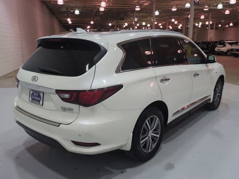 Used 2019 INFINITI QX60 Luxe w/ Essential Package AWD/4WD image 3